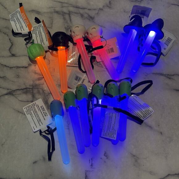 6 Choice Halloween LED 6" Glow Stick Wrist Strap W/battery Skull Ghost Pumpkin - Picture 2 of 6